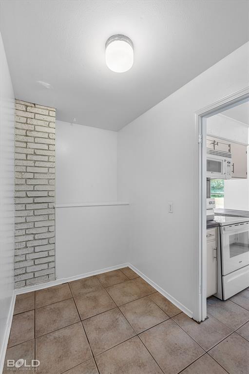 Bossier City, Louisiana 71112, United States, 3 Bedrooms Bedrooms, ,2 BathroomsBathrooms,Residential,Contingent,107332