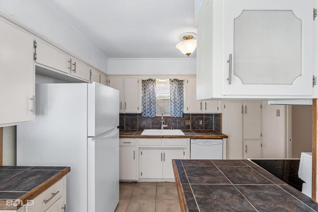 Bossier City, Louisiana 71112, United States, 3 Bedrooms Bedrooms, ,2 BathroomsBathrooms,Residential,Contingent,107332