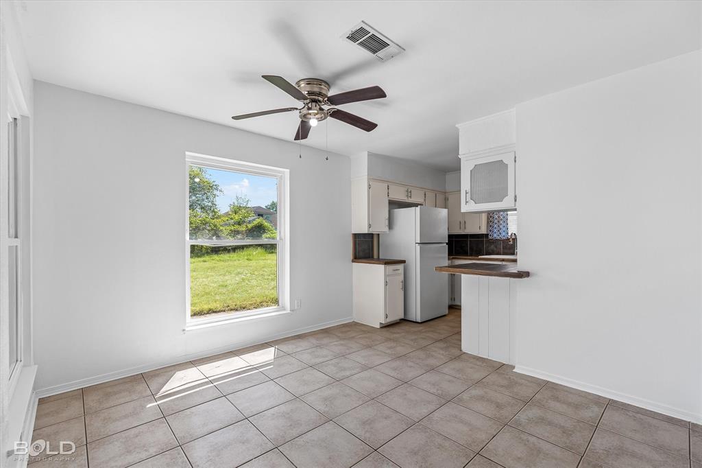 Bossier City, Louisiana 71112, United States, 3 Bedrooms Bedrooms, ,2 BathroomsBathrooms,Residential,Contingent,107332