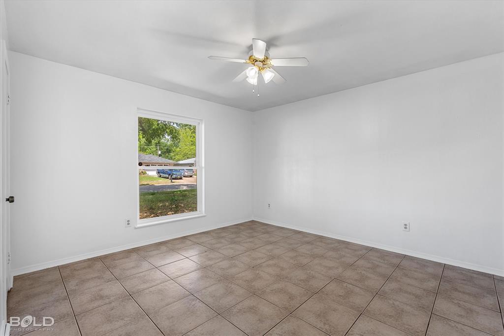 Bossier City, Louisiana 71112, United States, 3 Bedrooms Bedrooms, ,2 BathroomsBathrooms,Residential,Contingent,107332