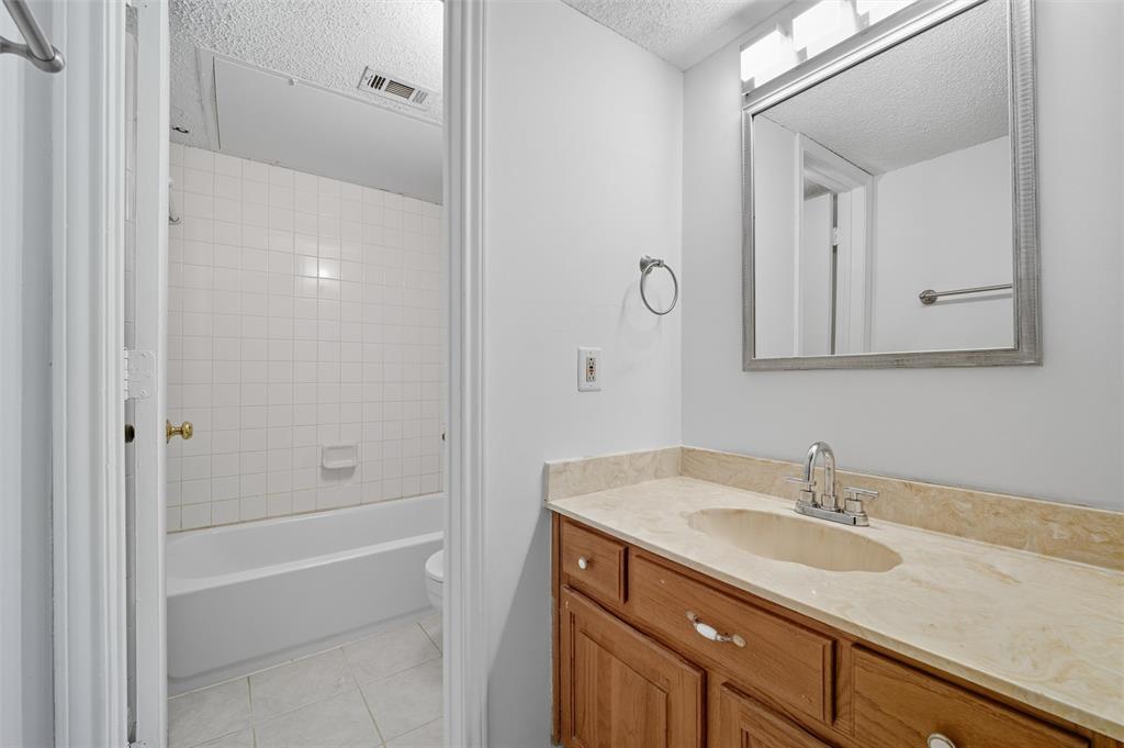 Arlington Oaks Condo - Residential