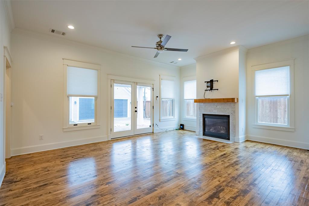 Town - Waxahachie - Residential