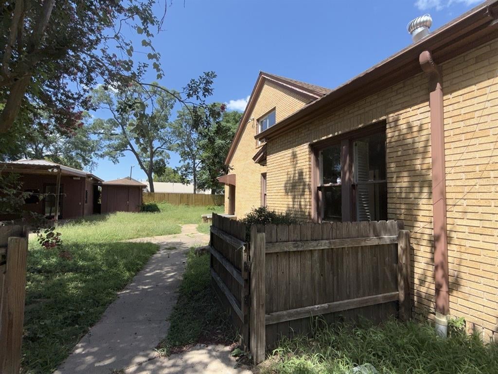 216 S Prairieville Street
