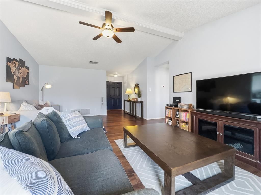 Photo of 321 Juniper Drive, Arlington, TX 76018 (MLS # 21215534)