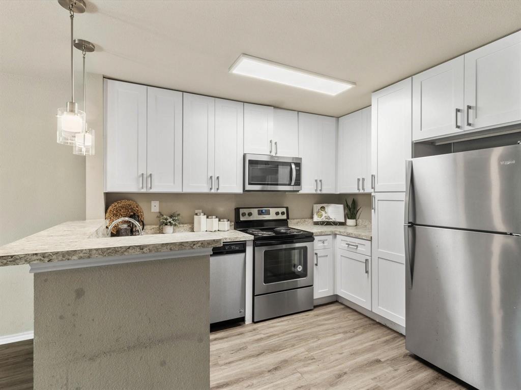 Sablr Ridge Condos Ph 01 06 - Residential Lease