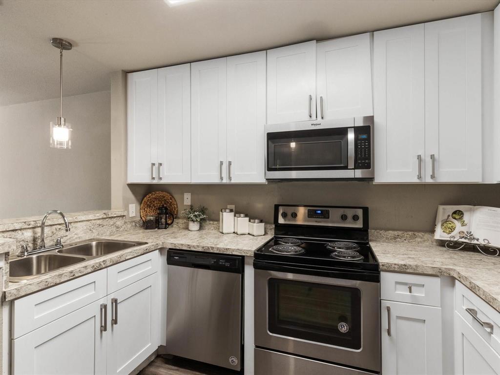 Sablr Ridge Condos Ph 01 06 - Residential Lease