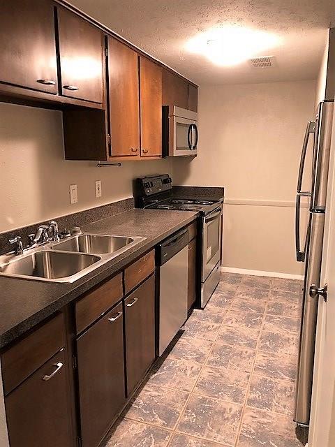 Park Lane Twnhms Ph 01 - Residential Lease