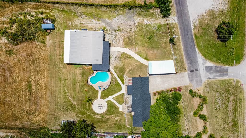 8204 County Road 1061