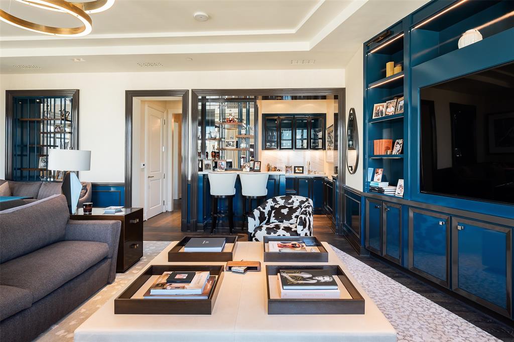 Tower & Regency Row Residence Condo - Residential