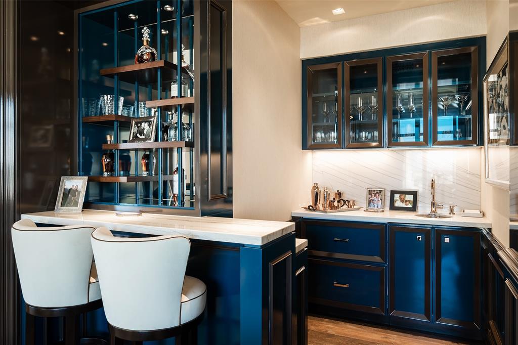 Tower & Regency Row Residence Condo - Residential