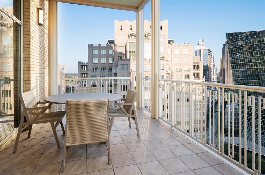 Tower & Regency Row Residence Condo - Residential