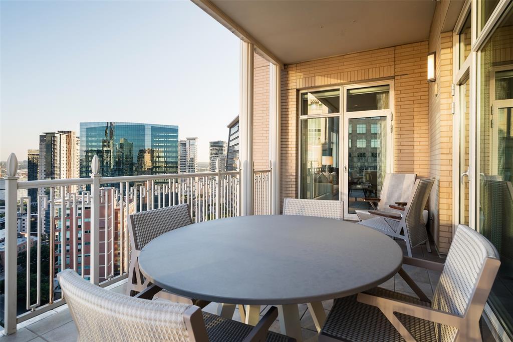 Tower & Regency Row Residence Condo - Residential