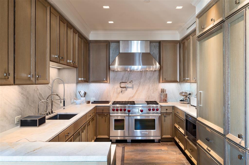 Tower & Regency Row Residence Condo - Residential