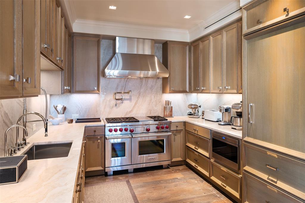 Tower & Regency Row Residence Condo - Residential