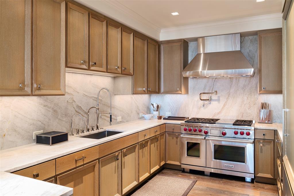 Tower & Regency Row Residence Condo - Residential