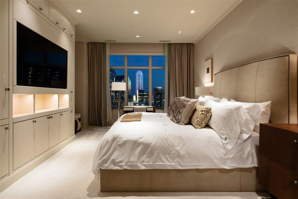 Tower & Regency Row Residence Condo - Residential