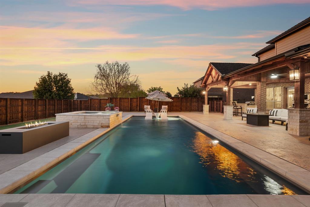 1102 Hidden Oaks Drive