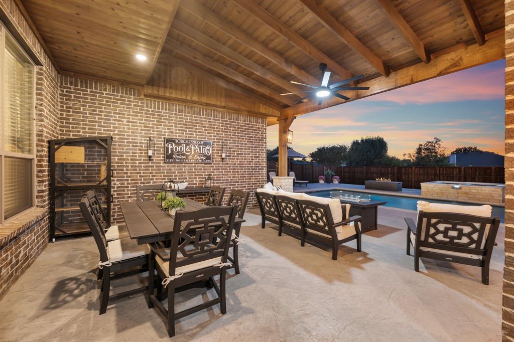 1102 Hidden Oaks Drive