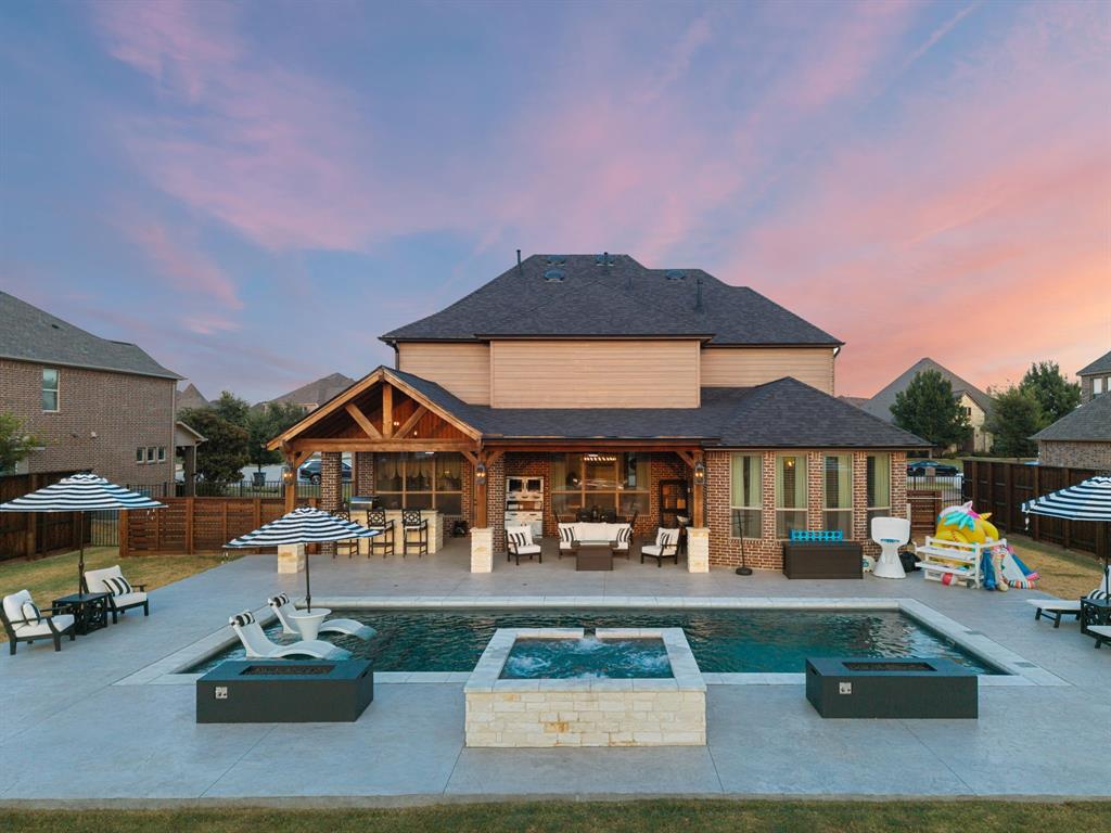 1102 Hidden Oaks Drive