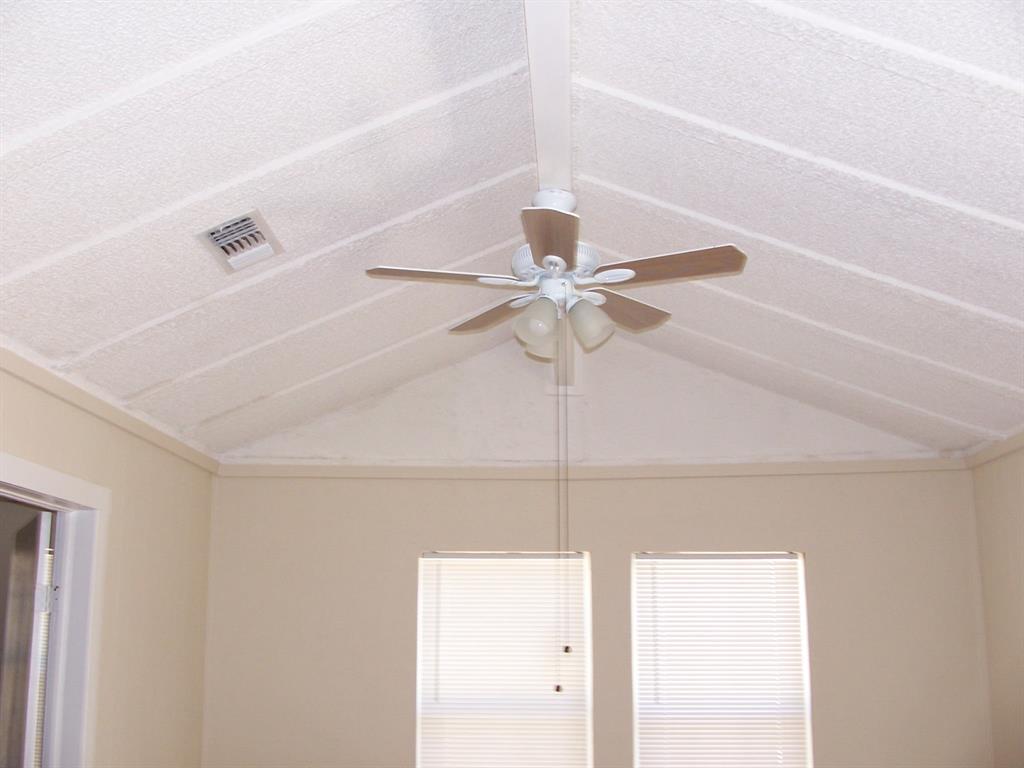 Fort Worth, Texas 76111, United States, 2 Bedrooms Bedrooms, ,1 BathroomBathrooms,Residential,Pending,127299