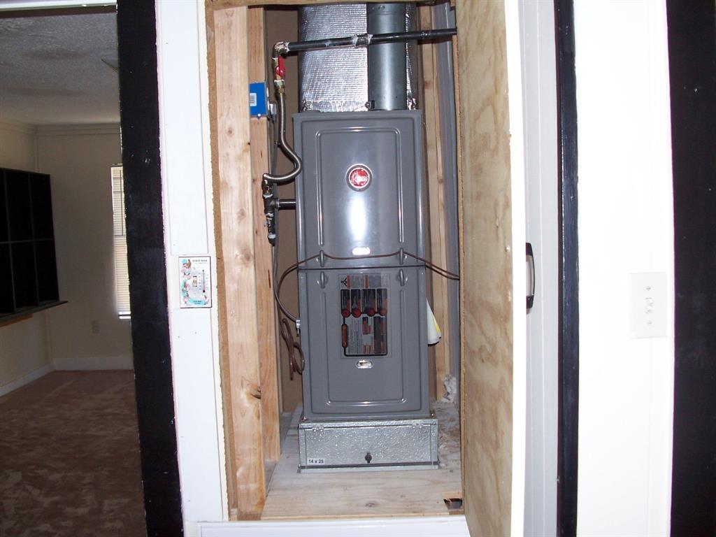 Fort Worth, Texas 76111, United States, 2 Bedrooms Bedrooms, ,1 BathroomBathrooms,Residential,Pending,127299