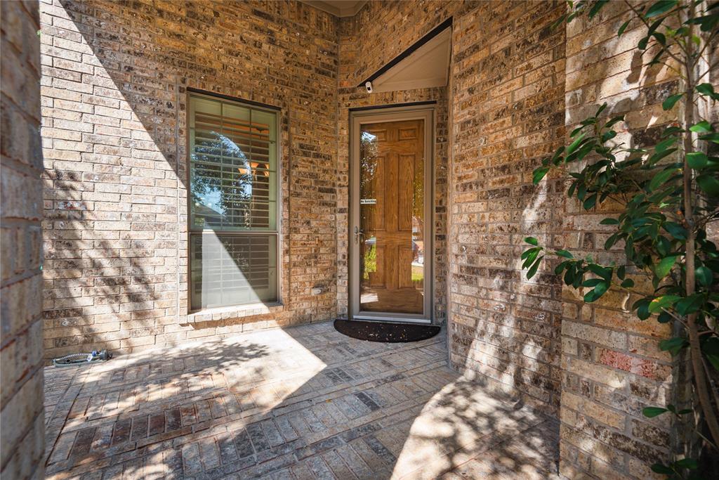 8216 Livingston Lane