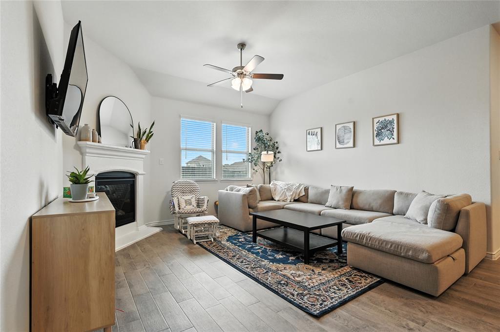 Aubrey, Texas 76227, United States, 3 Bedrooms Bedrooms, ,2 BathroomsBathrooms,Residential,Active,199593