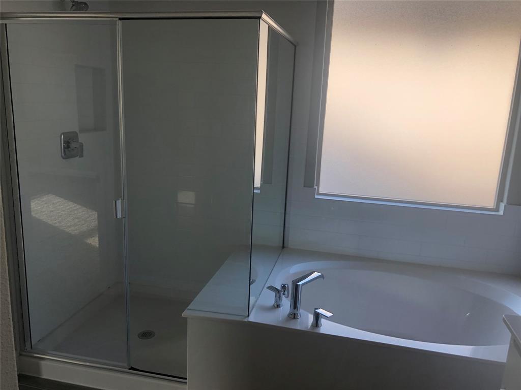 Keller Crossing-D.R. Horton - Residential Lease