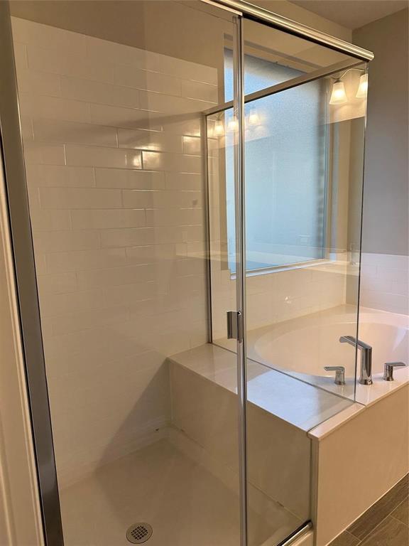 Keller Crossing-D.R. Horton - Residential Lease