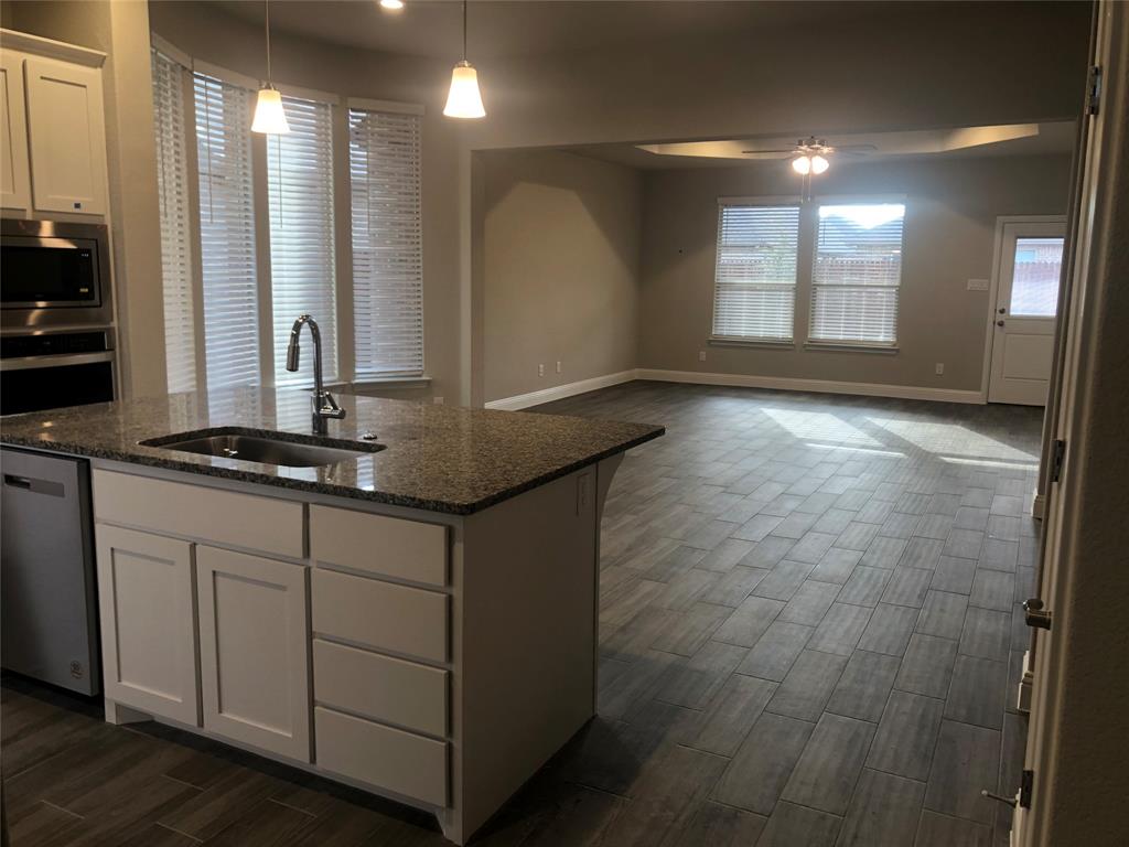 Keller Crossing-D.R. Horton - Residential Lease