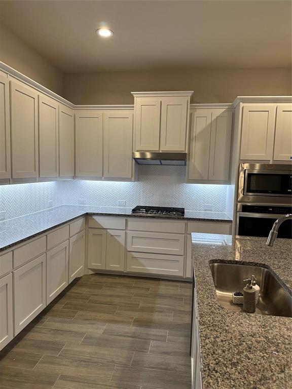 Keller Crossing-D.R. Horton - Residential Lease