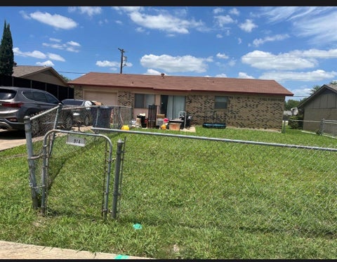 Photo of 914 Pleasant Valley Road, Garland, TX 75040 (MLS # 21291216)
