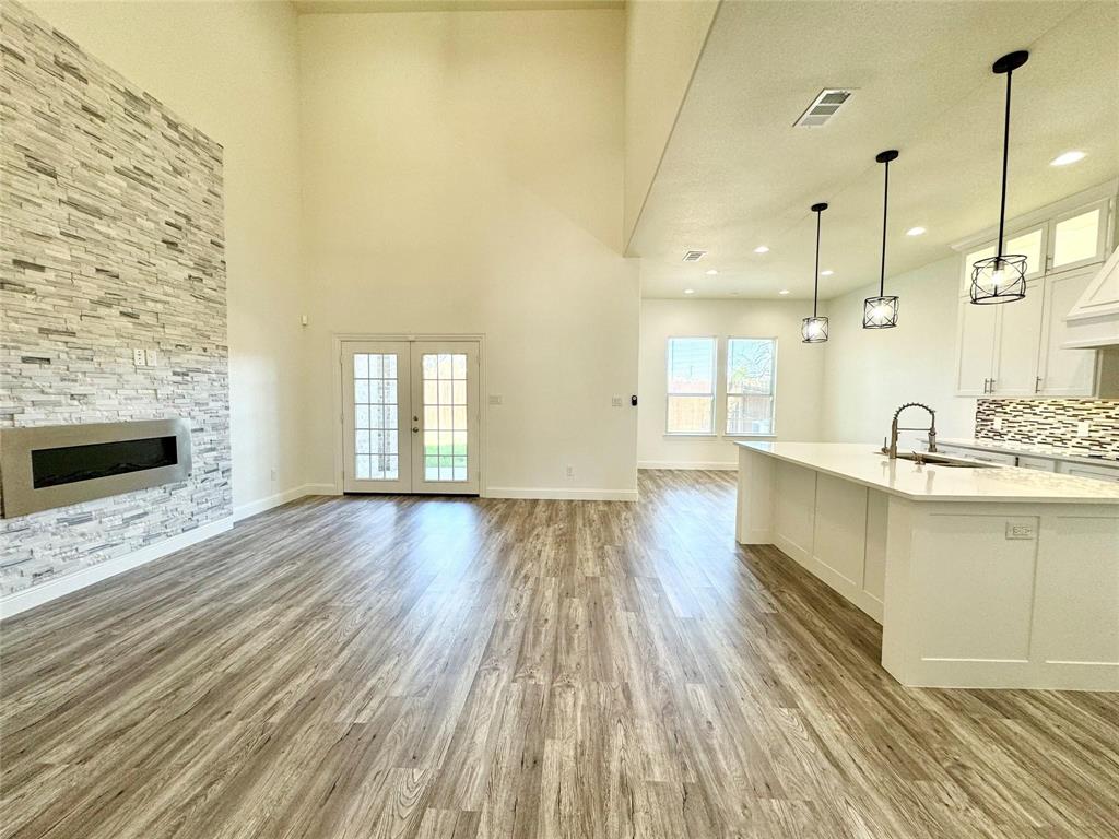1708 Prestwick Lane