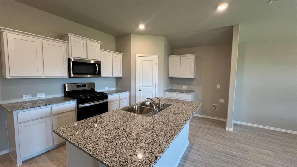 Photo of 8436 HOLLYMEAD Lane, Fort Worth, TX 76131 (MLS # 21238582)