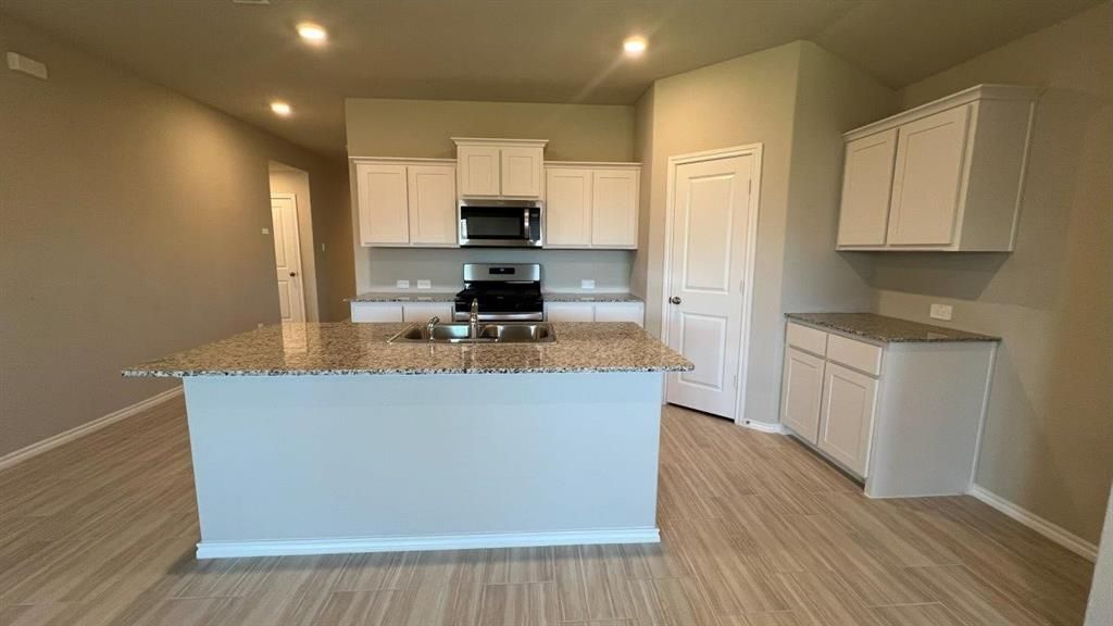 Photo of 8436 HOLLYMEAD Lane, Fort Worth, TX 76131 (MLS # 21238582)
