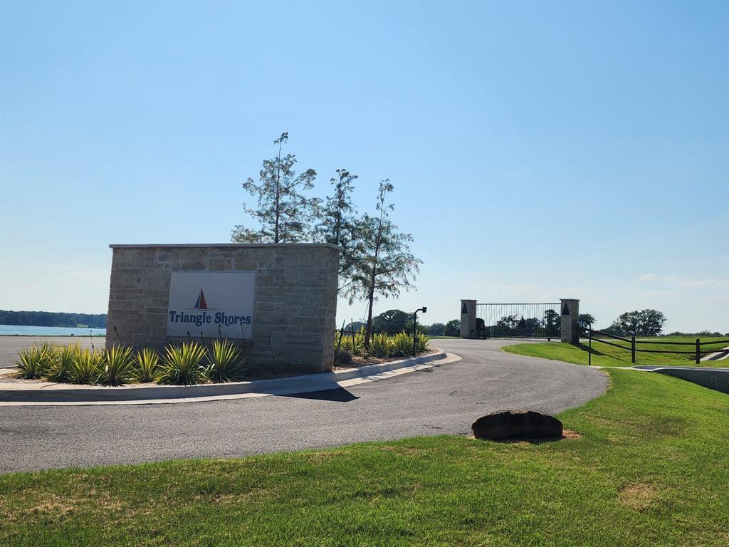 Triangle Shore - Land