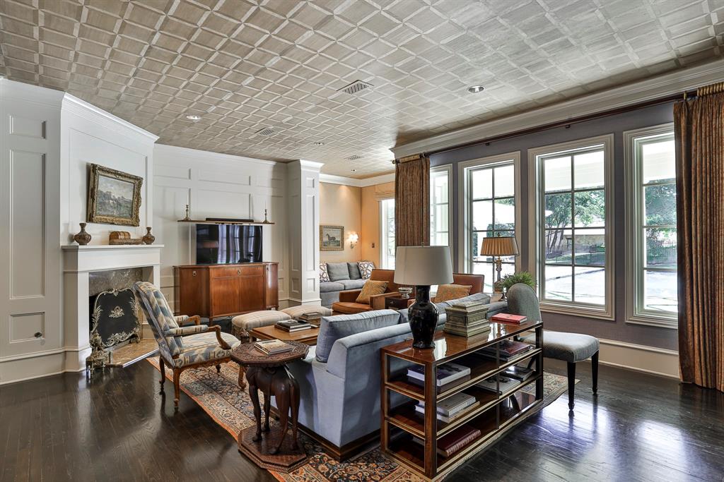 5804 Indianwood Lane
