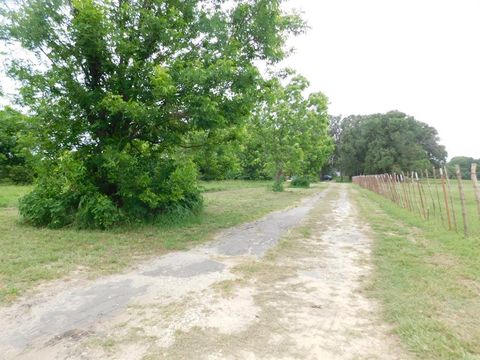 A home in Grand Saline