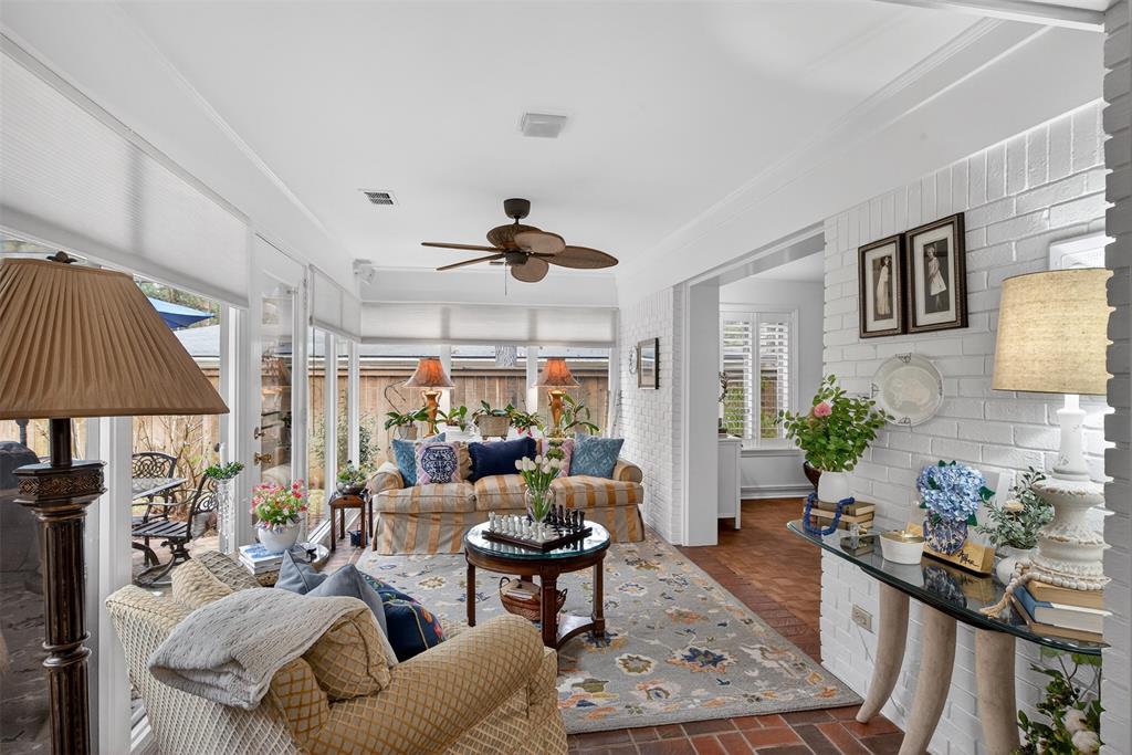 Street Spring Lake Estates - Residential