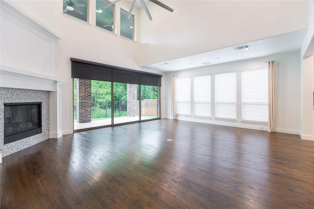 5521 Riverside Lane
