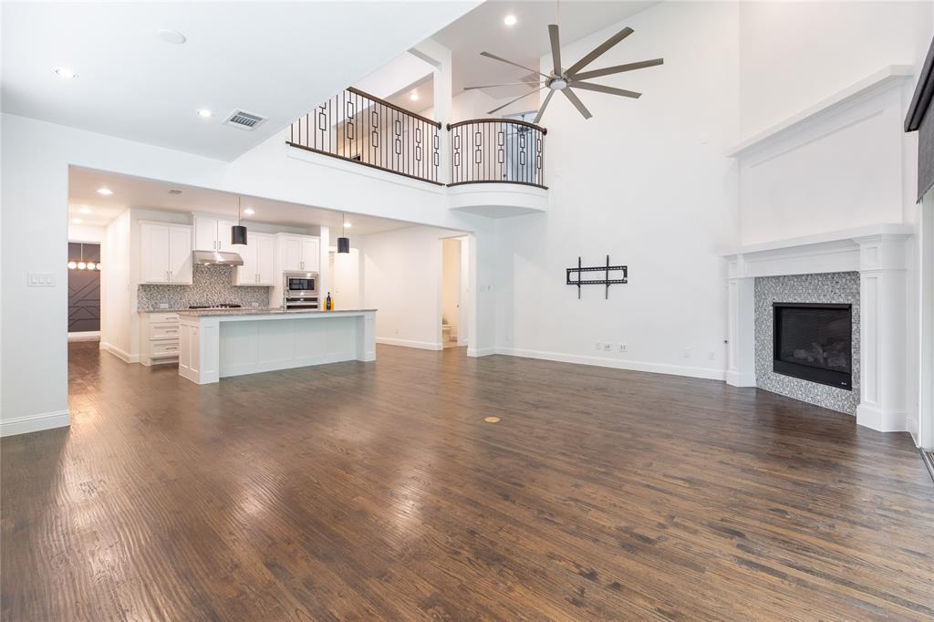 5521 Riverside Lane