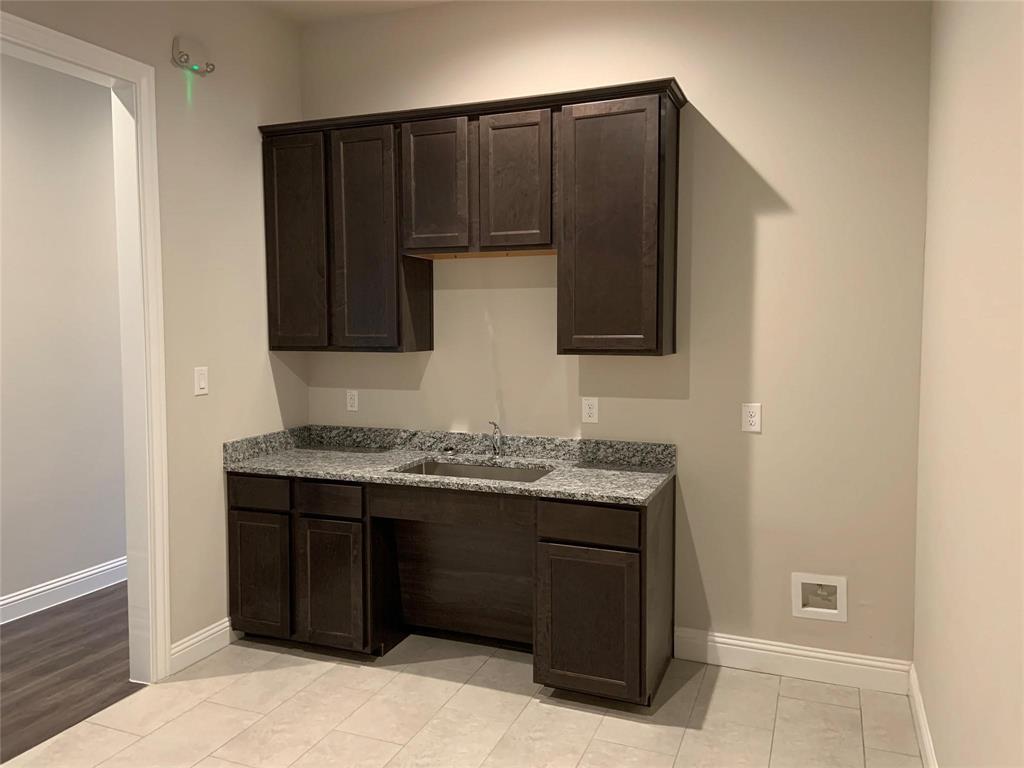 CUSTER CROSSING ADDITION - Commercial Lease