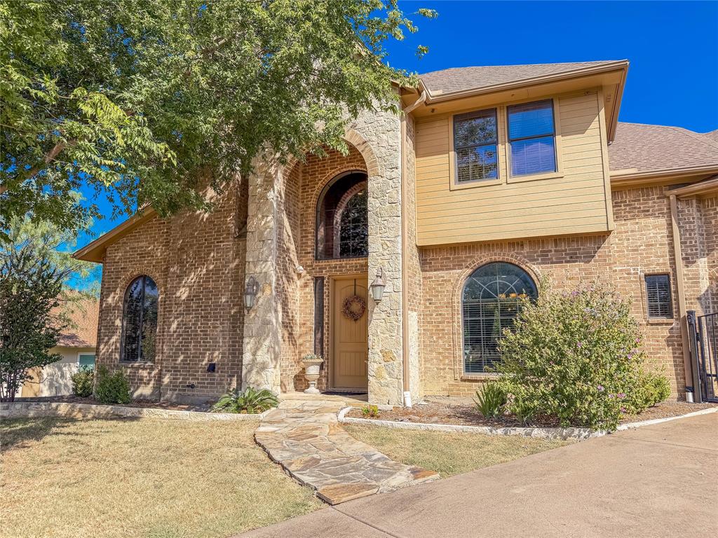 2737 Wood Lake Drive
