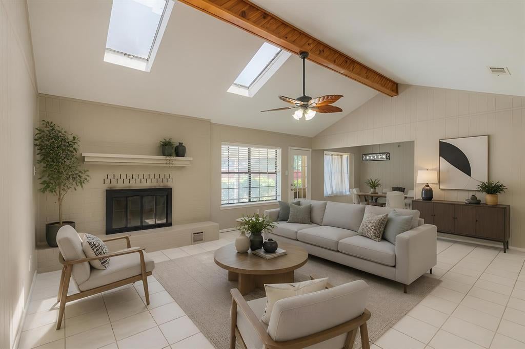 1015 Meadowlark Lane