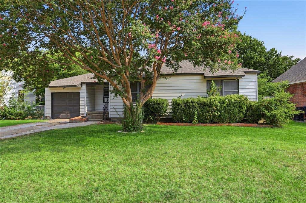 Photo of 3207 Casino Drive, Dallas, TX 75224 (MLS # 21348741)