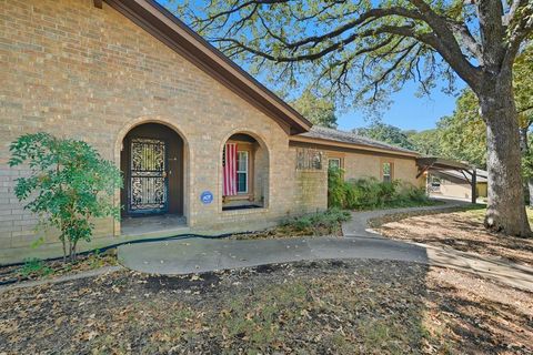207 Trailwood Drive Euless TX 76039