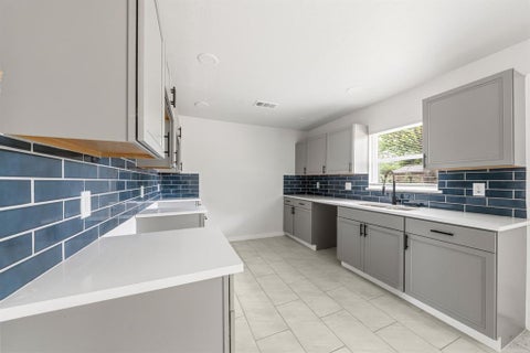 Tiny photo for 3245 Pacesetter Drive, Dallas, TX 75241 (MLS # 21337364)