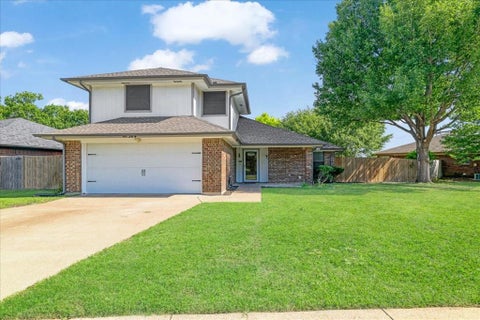 Photo of 364 La Quinta Circle S, Keller, TX 76248 (MLS # 21238340)