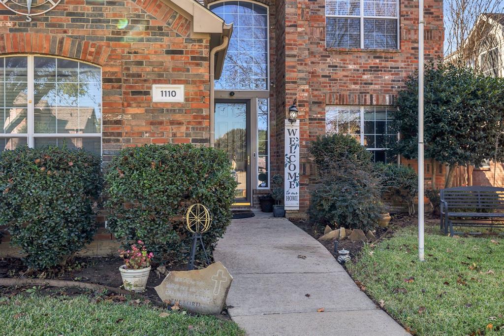 Mansfield, Texas 76063, United States, 4 Bedrooms Bedrooms, ,3 BathroomsBathrooms,Residential,Pending,25217