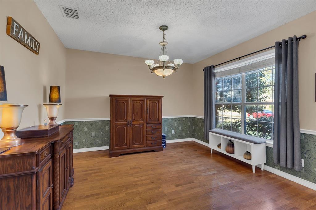 Mansfield, Texas 76063, United States, 4 Bedrooms Bedrooms, ,3 BathroomsBathrooms,Residential,Pending,25217